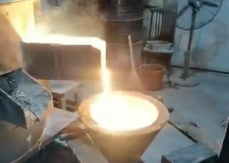 電弧爐冶煉現(xiàn)場視頻
